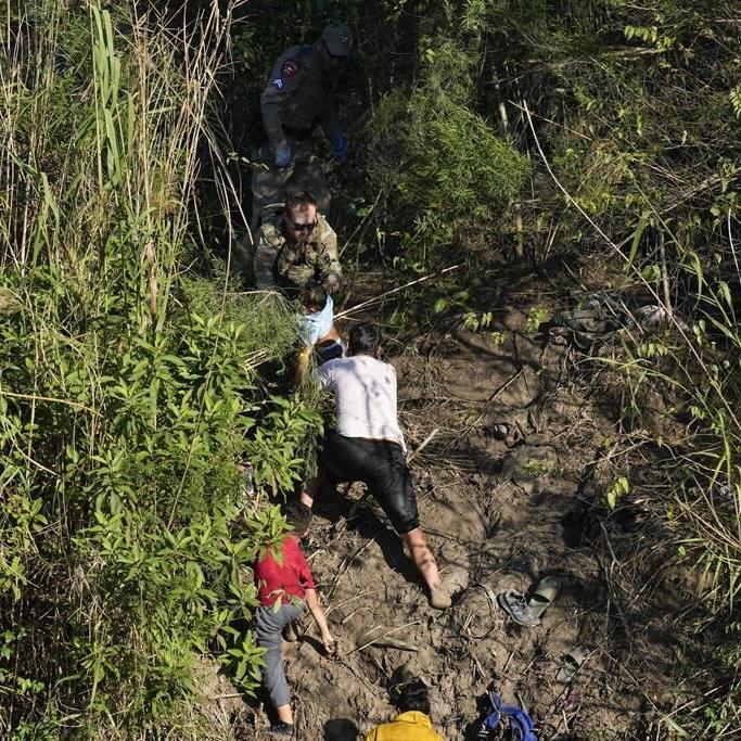 Migrants near US border face cold wait for key asylum ruling